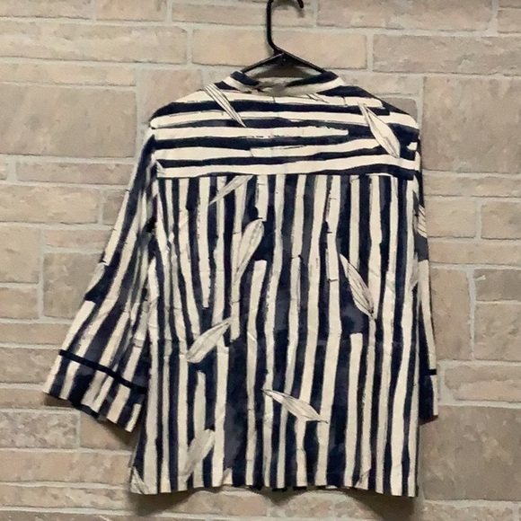 Ruby Rd. - Sz 14 - 100% silk shirt - 3/4 arm length - leaves & stripes - Picture 5 of 7